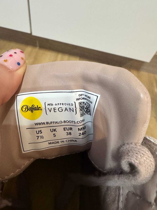 Боти Buffalo, 38 номер