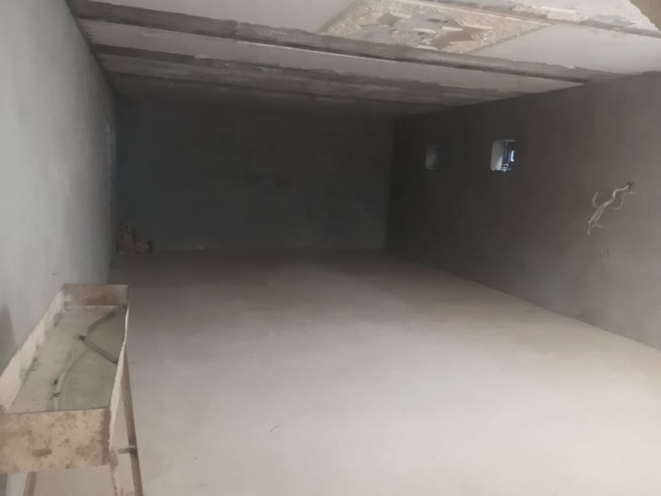 Sherobod tumanida 2 etajli doʼkon sotuvda