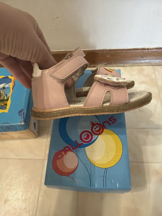 Продам детскую обувь