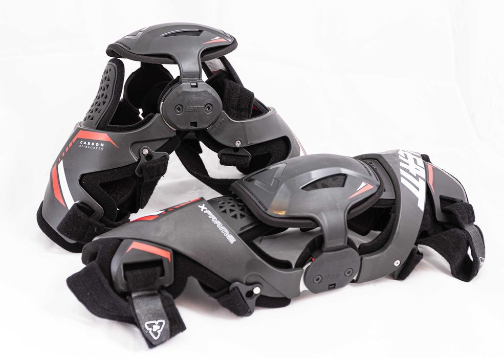 Genunchiere Leatt X-Frame Pro Carbon XXL