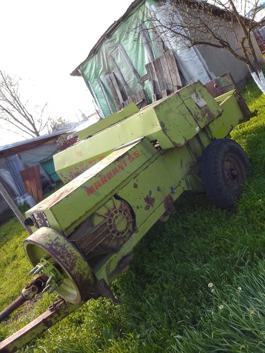 Vind presă baloți in stare foarte buna de funcționare