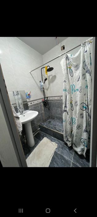 Срочно продаеться в чирчике 10 микрарайон