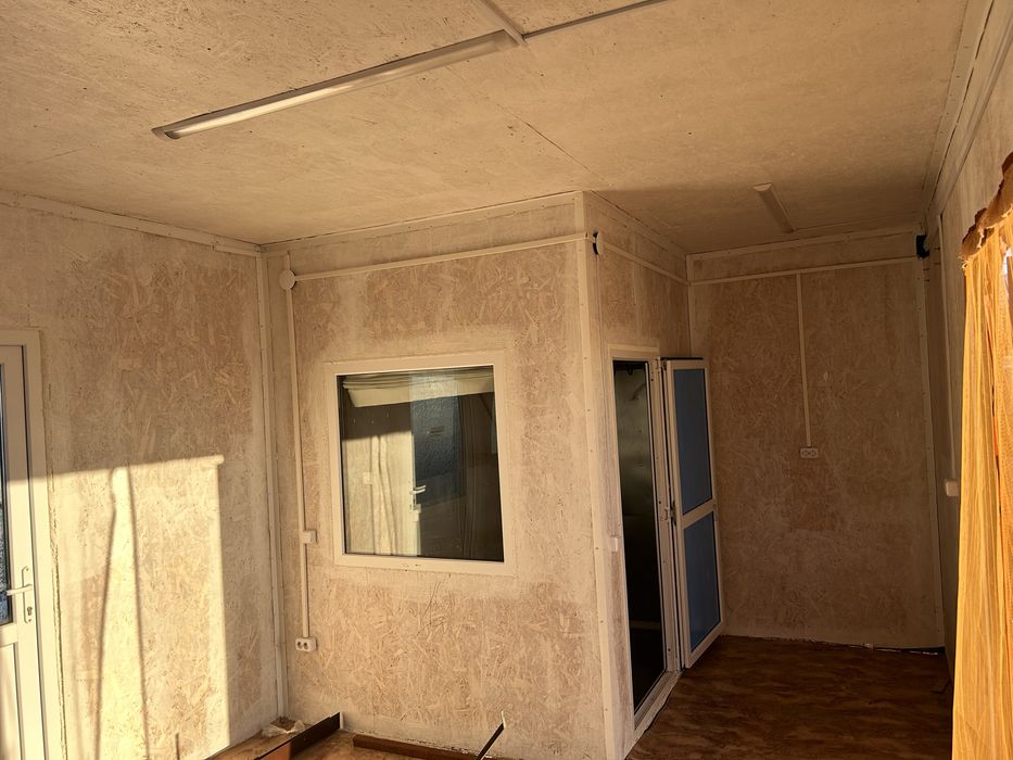 Контейнер, ларек, магазин.