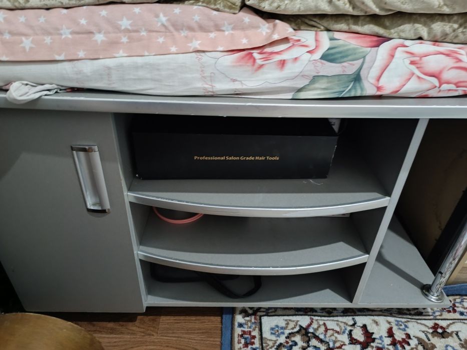 Прихошка и айнасмен и подставка