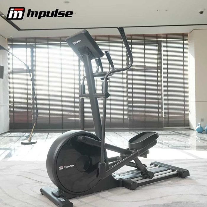 FGE-300 Эллиптический тренажер.