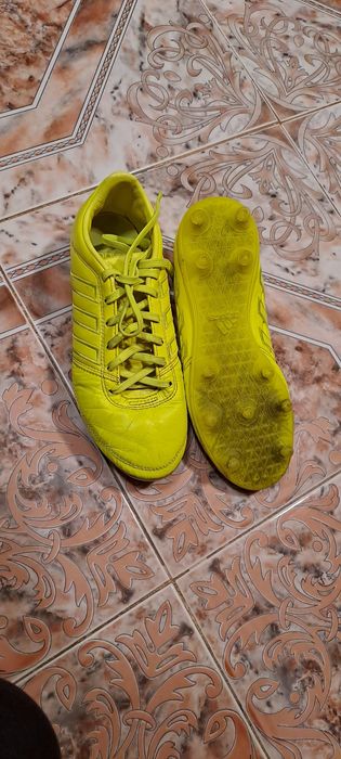 Футболни обувки Adidas за шампиони