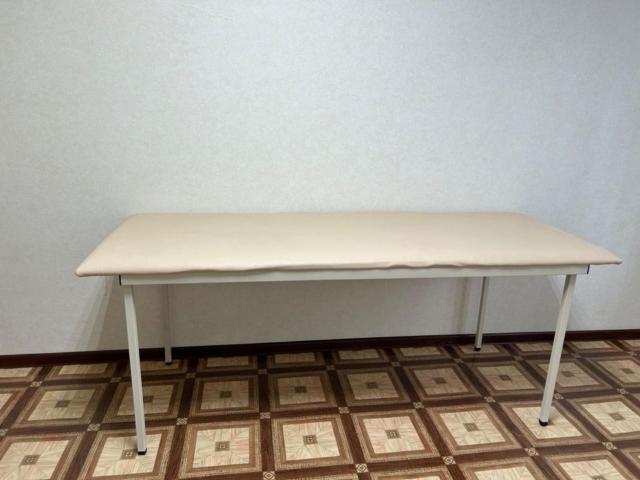 Продам 2 кушетки