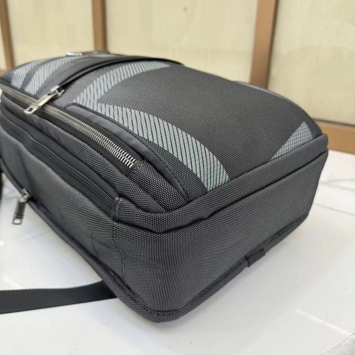 Продам рюкзак Tumi