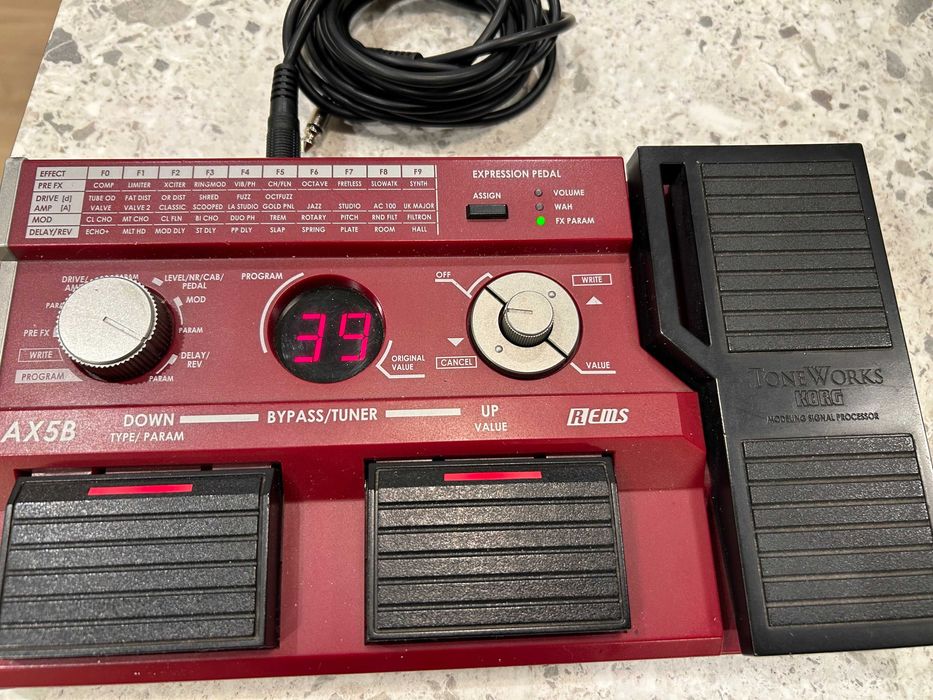 Бас китара Epiphone Toby Deluxe IV Bass (MTD Design) калъф, KORG AX5B