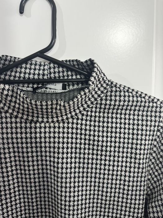 Bluza cu motive alb negru