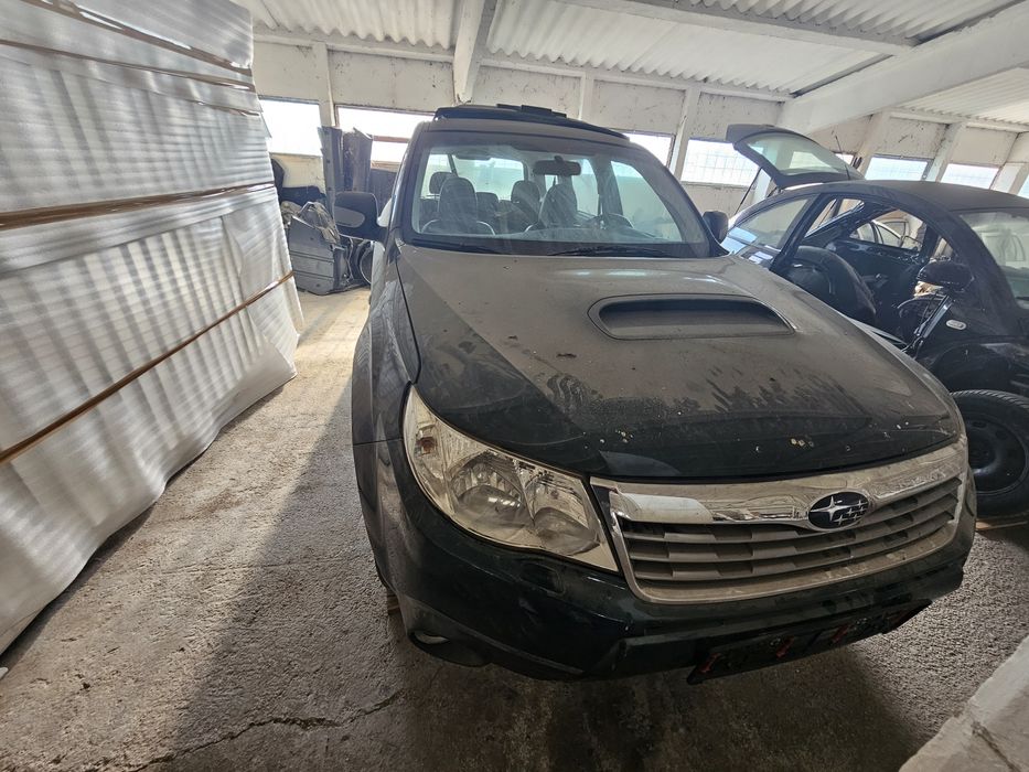Vand Subaru Forester Boxer 2010 ,2.0 diesel  , motor defect , Germania