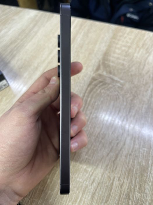 Galaxy S24 FE продаю