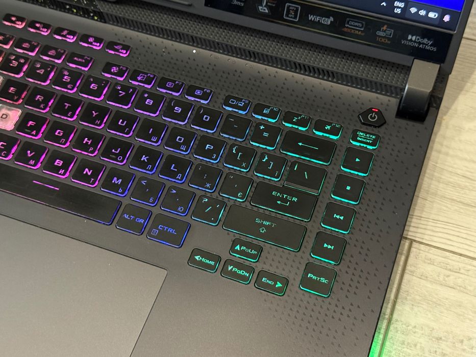 15.6 iPS 300hz/ RTX 3060 6GB/ Ryzen7 6800H /1TB ssd/ 16gb ram /ROG STRIX