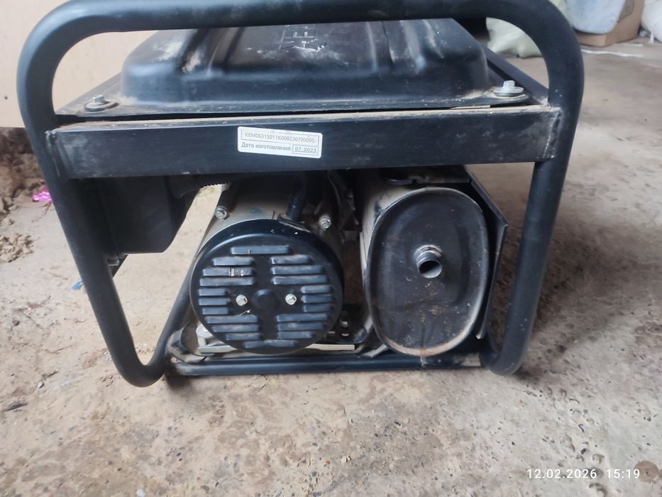 Бензиновый генератор 2.5квт