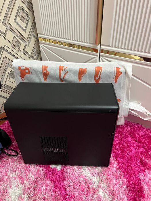 Игровой компьютер с монитором