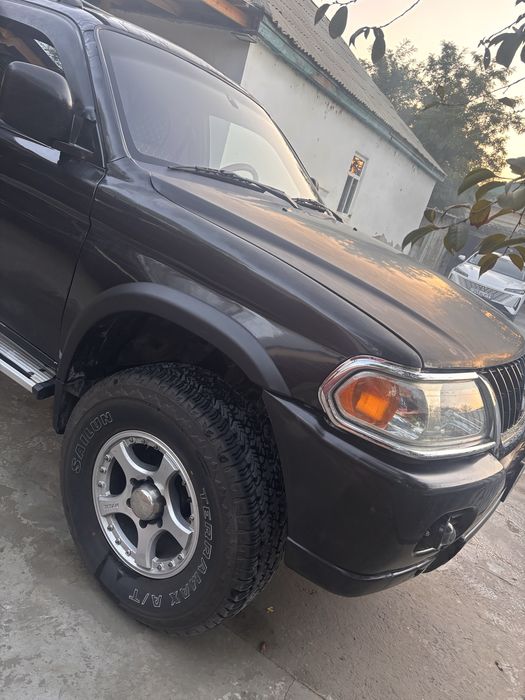 Mitsubishi montero sport 2002год