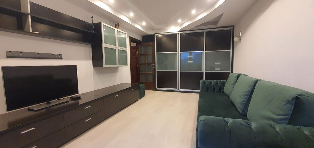 Particular inchiriez apartament 3 camere Tineretului