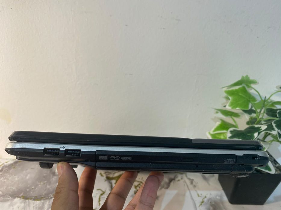 Acer Emachines intel core i3/AMD Radeon HD5470