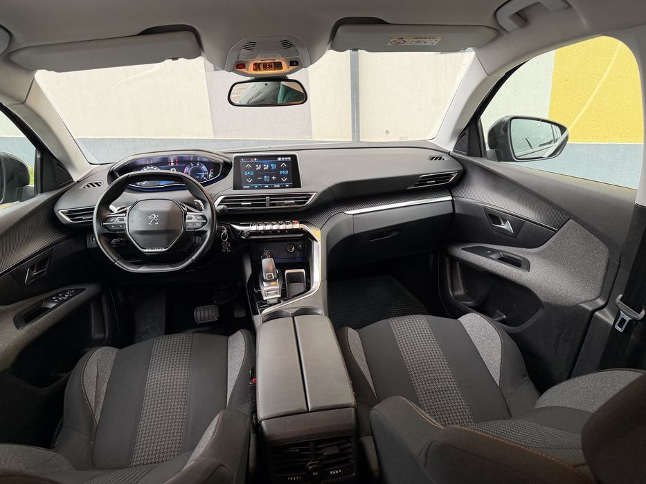 Peugeot 5008- 1.5Hdi -2021- 7 Locuri-Cockpit-Automat