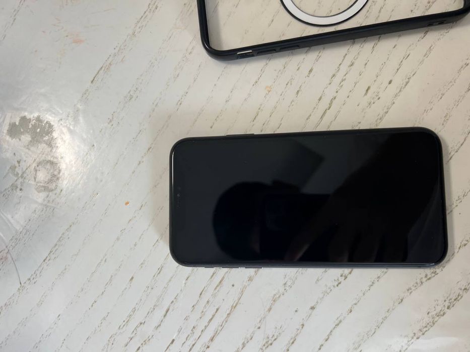 Iphone 11 64 gb batareyka 85 radnoy uziniki xamma narsasi ishliydi