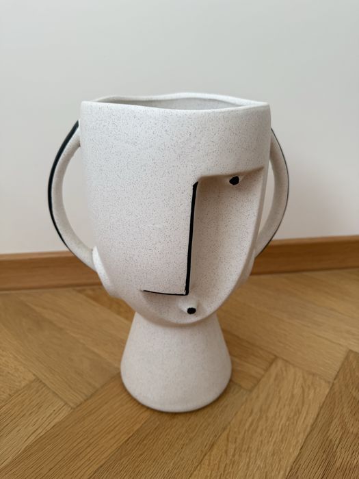 Ваза / кашпа “Лице с дръжки” - керамика, нова