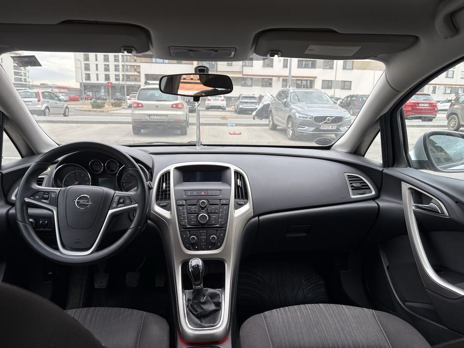 Opel Astra J, 2010, 1.6 benzina