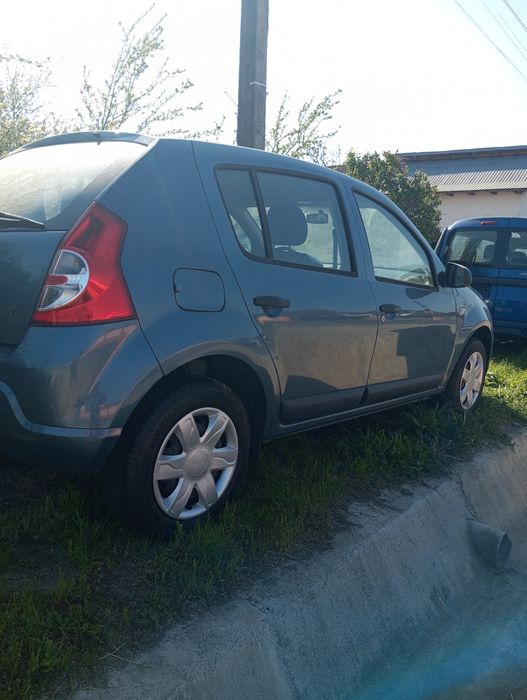 Vând Dacia Sandero