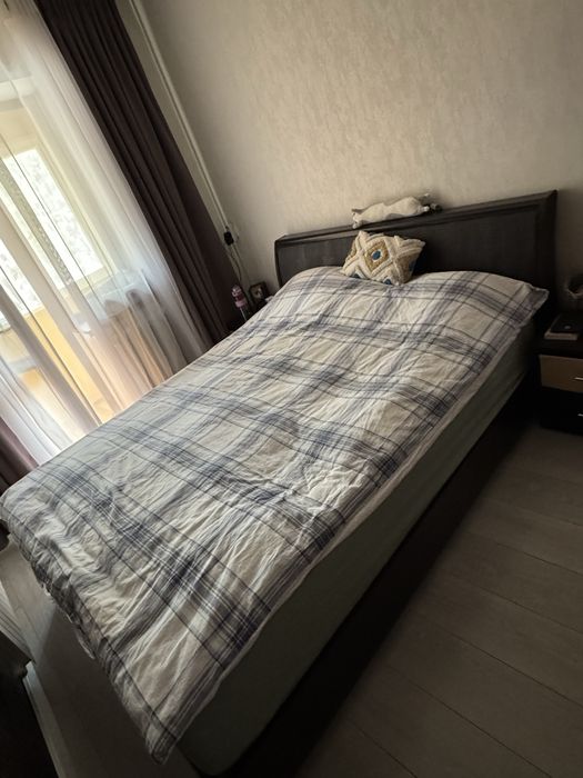 Кровать с тумбочками