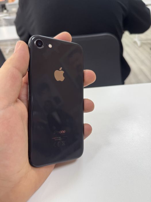 Продам Телефон iPhone 8 64Gb