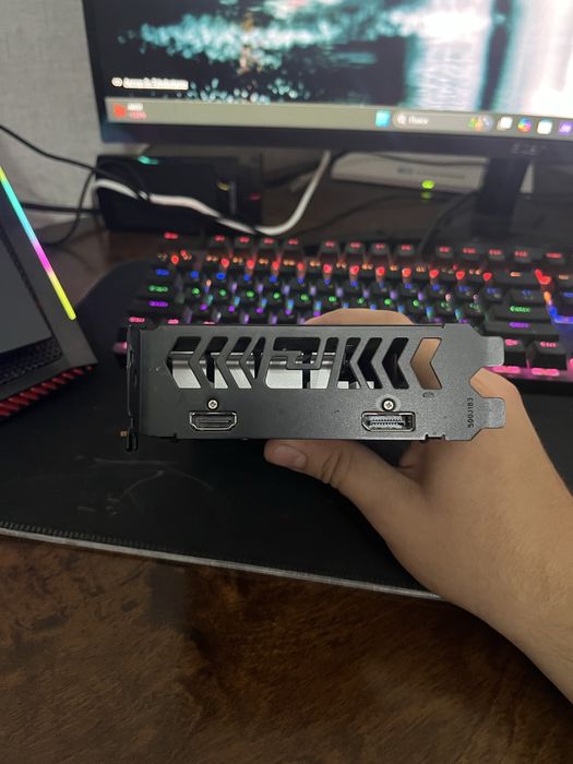 Видеокарта AMD RX6400 4GB