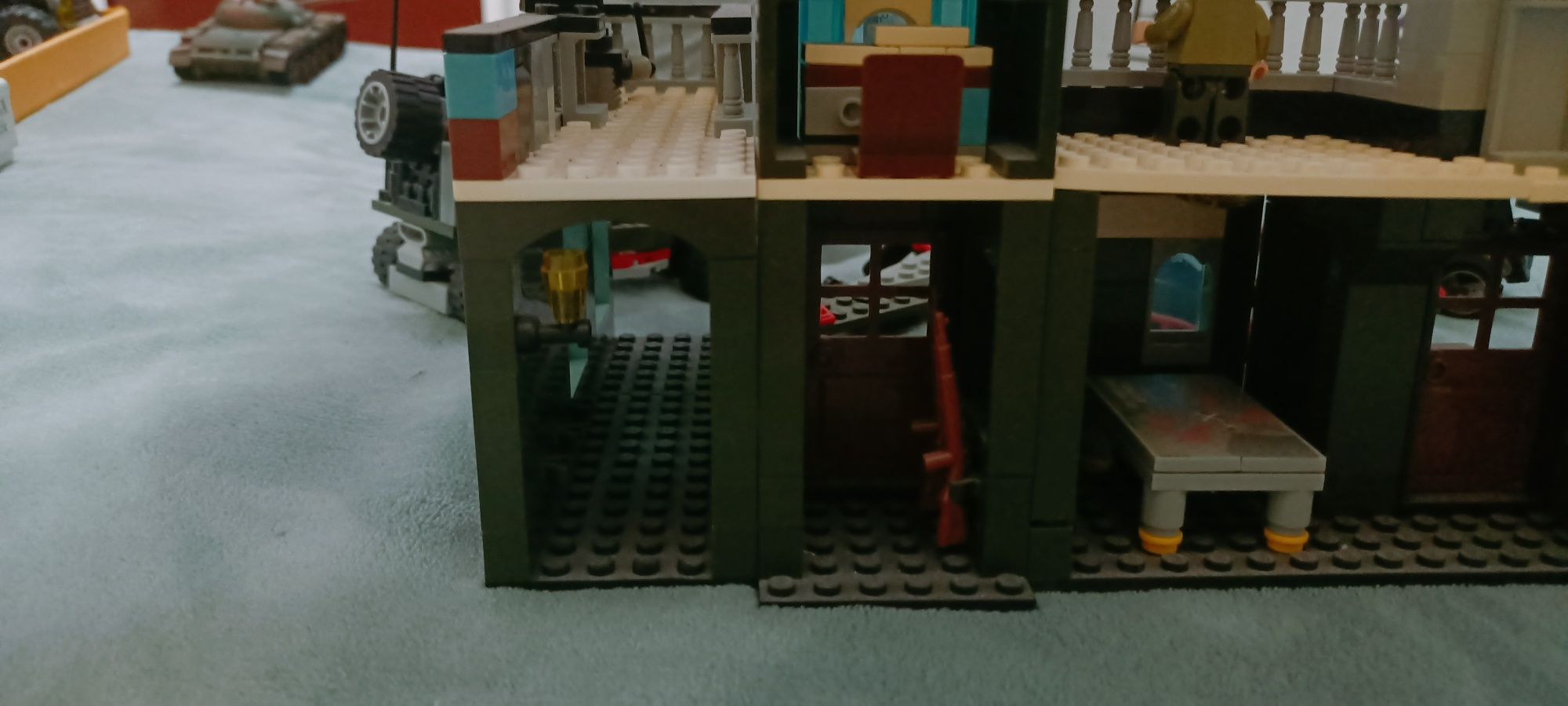 Видеообзор и фото Конструктор Lego City База исследователей джунглей (60161)