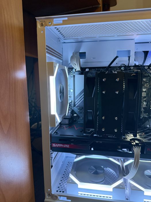 PC Gaming AM5 Ryzen 5 8400F / RTX 3070/4060/Rx6600/ 16GB DDR5 Fury RGB / SSD 512GB / Carcasa Panoramic 1stPlayer / Garantie 2029