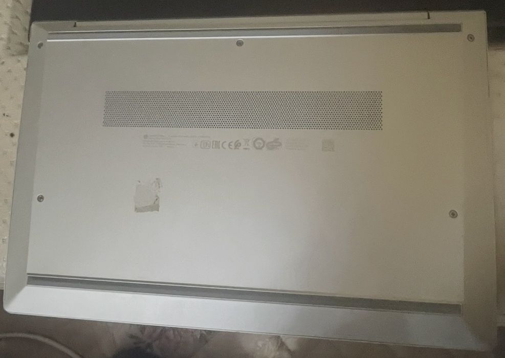 Lap top hp 830 g7