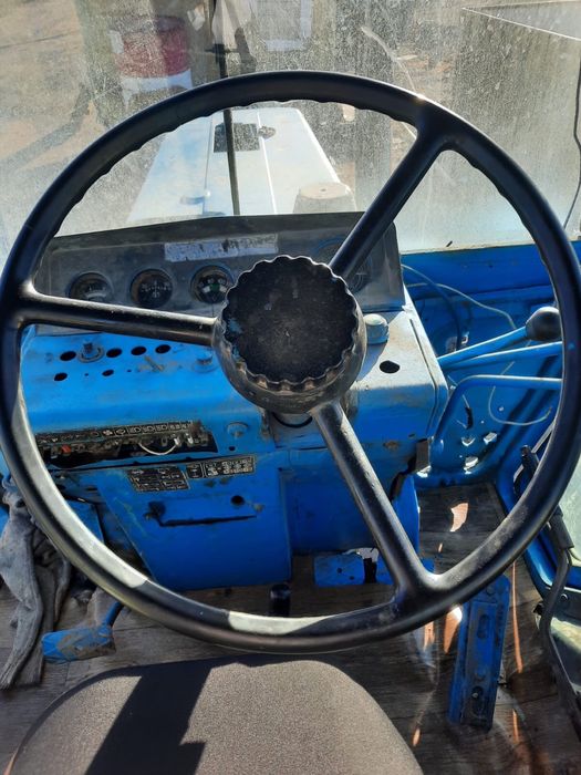 Продаю трактор