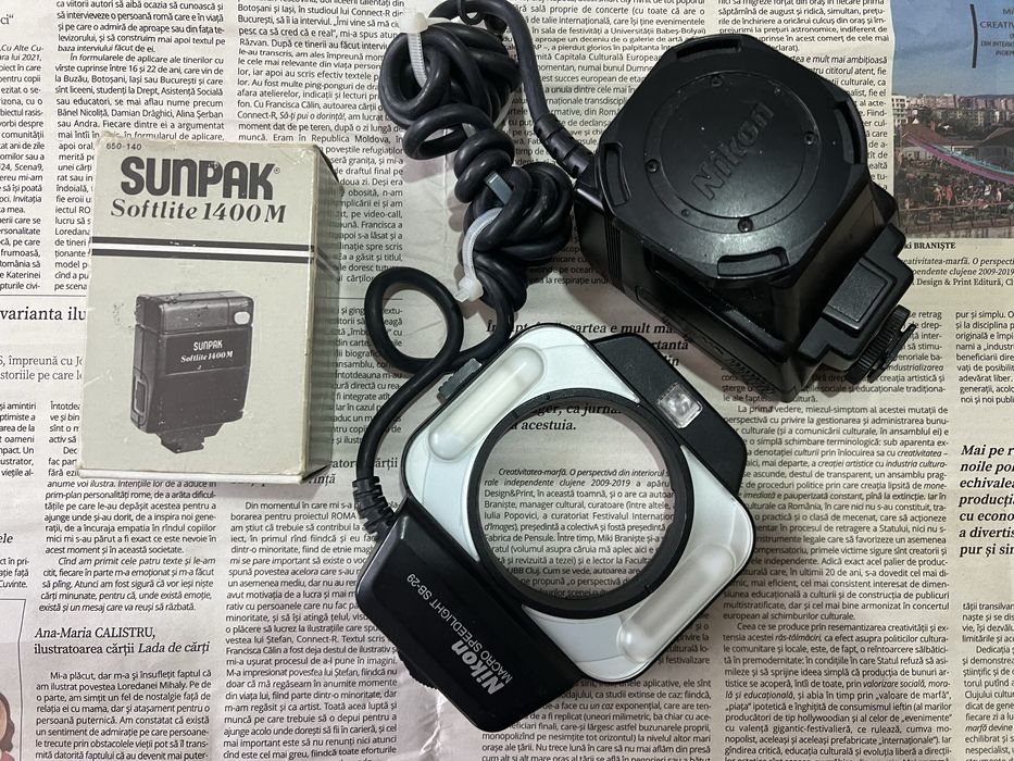 Nikon Macro Speedlight SB-29 si Sunpak Softlite 1400 M