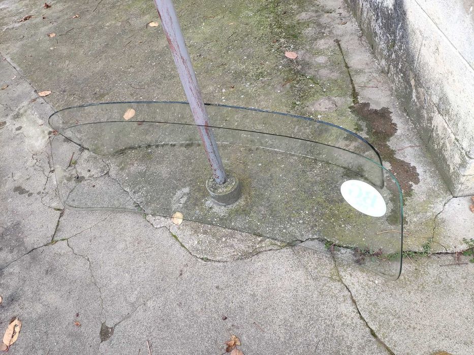 Предно и задно стъкло за Волга Газ 21