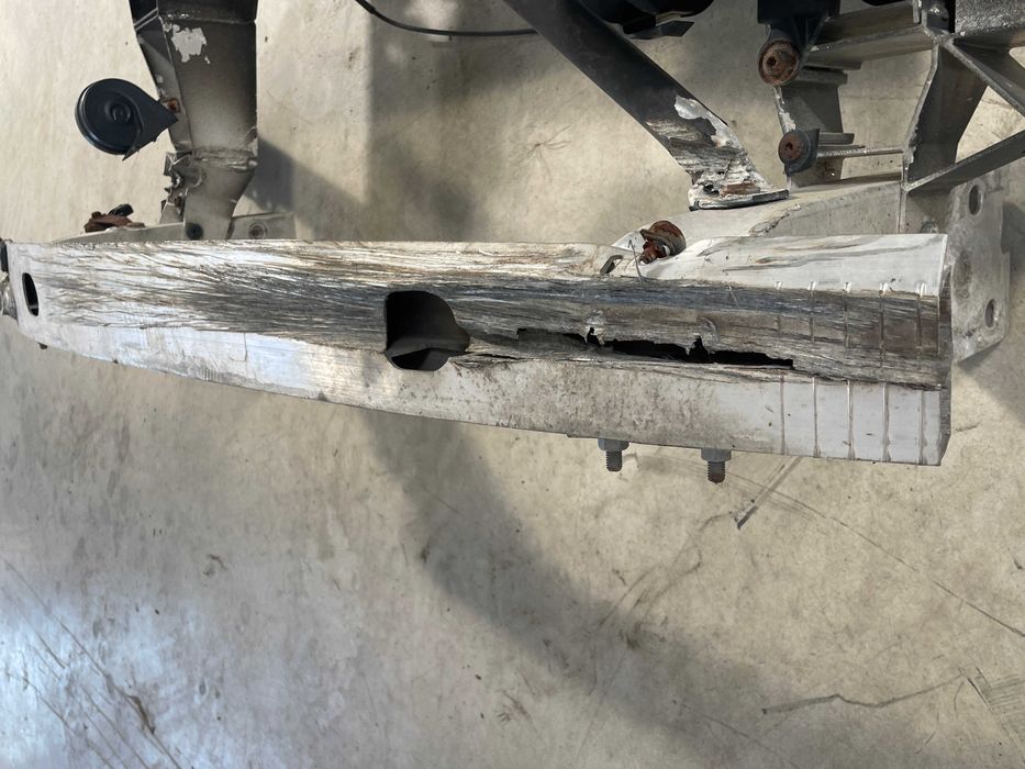 Trager + intaritura bara Bmw X3 F25 - X4 F26 cu defect vezi poze!!
