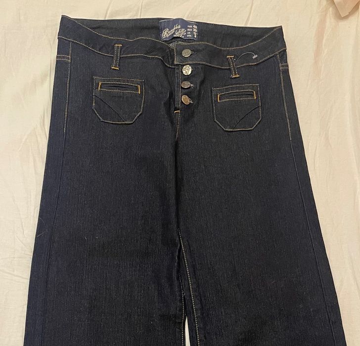 Blugi Bershka Denim L/40/12 evazați, cu buzunare aplicate, bleumarin