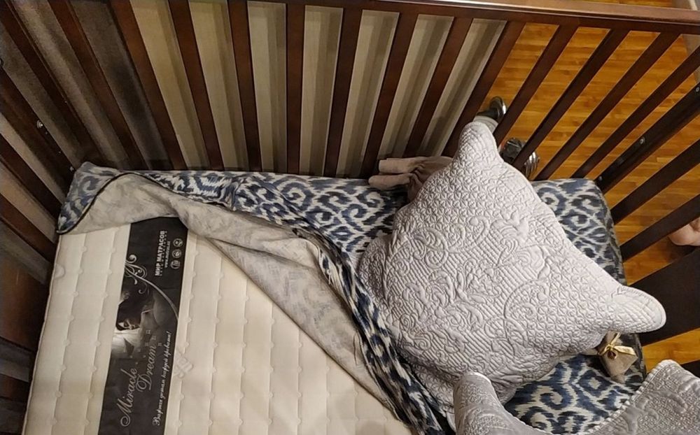 Детская кроватка