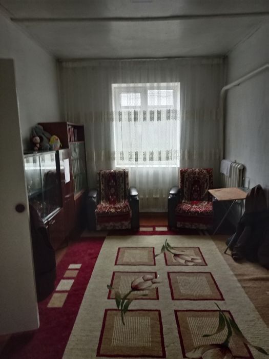 Уй сотилади Таваксай РТС Бустонлик район. 3 сотик 4 та хона 32500$