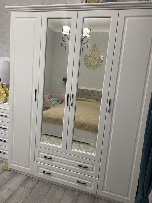 Продам спальный гарнитур