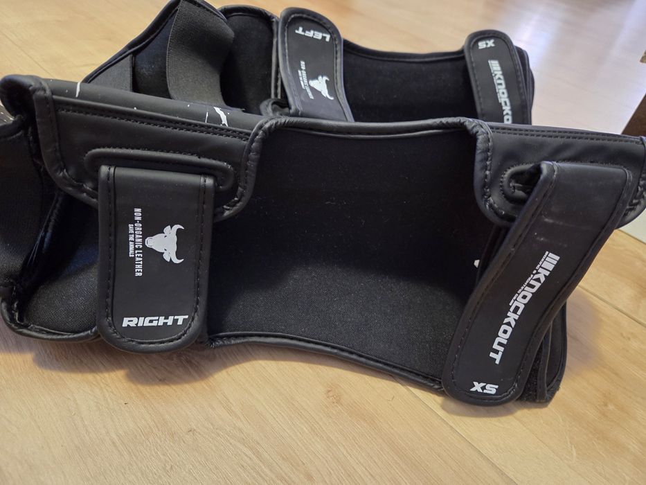 Vând tibiere, manusi și șort Knockout