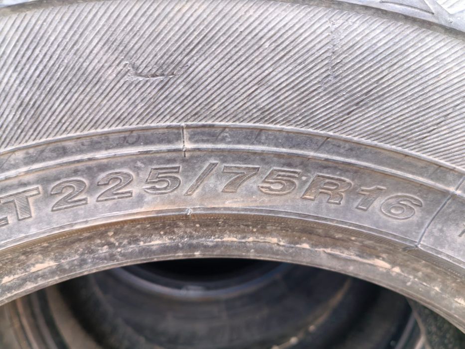 Продаются шины бу на легковое авто