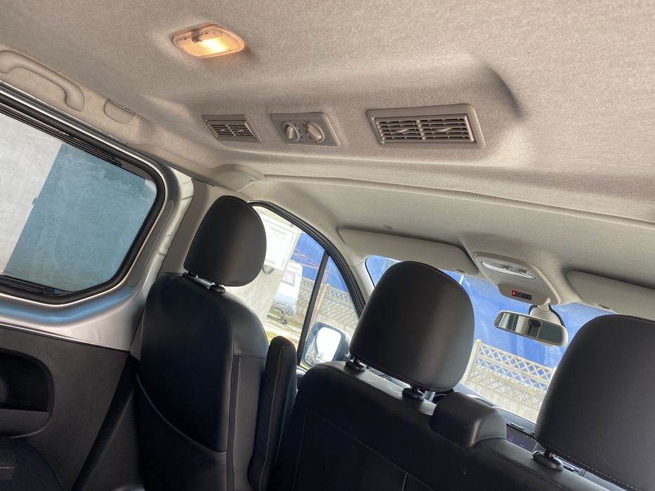 Inchiriere Auto microbuz 8+1 locuri ,Minivan rent ,Rent a Car