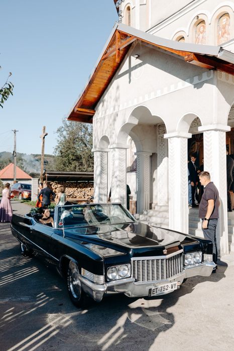 Masina Retro pentru Evenimente Limuzina Cadillac