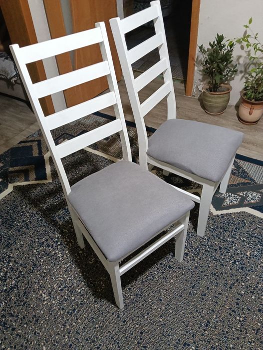 Продам стулья натуральное дерево