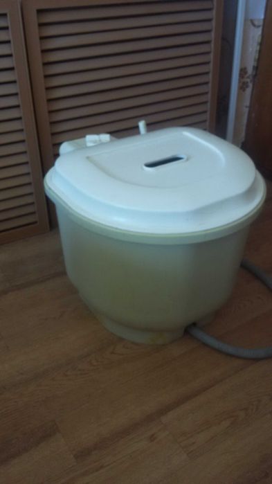 Стиральная  машина  "Малютка"  б/у