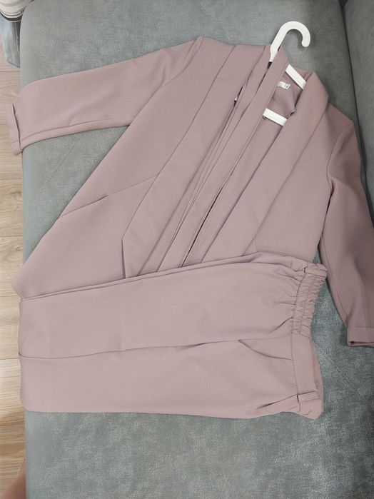 Женский костюм двойка