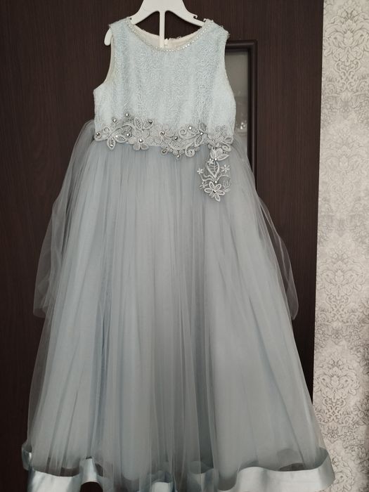 Продам платье на девочку, выпускное