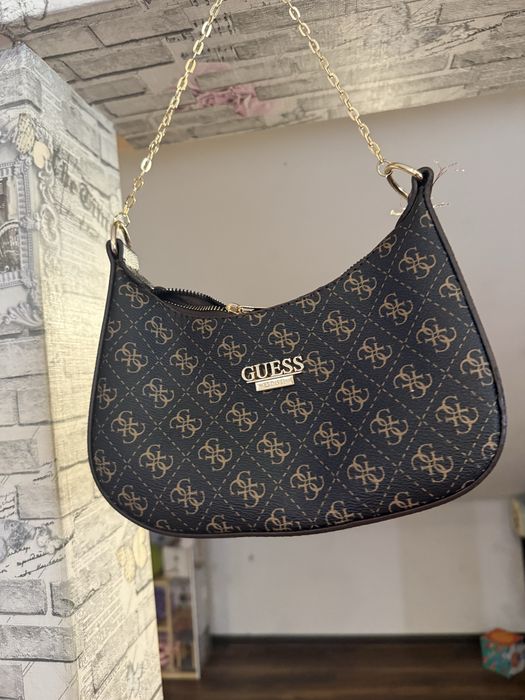 Guess чанта нова